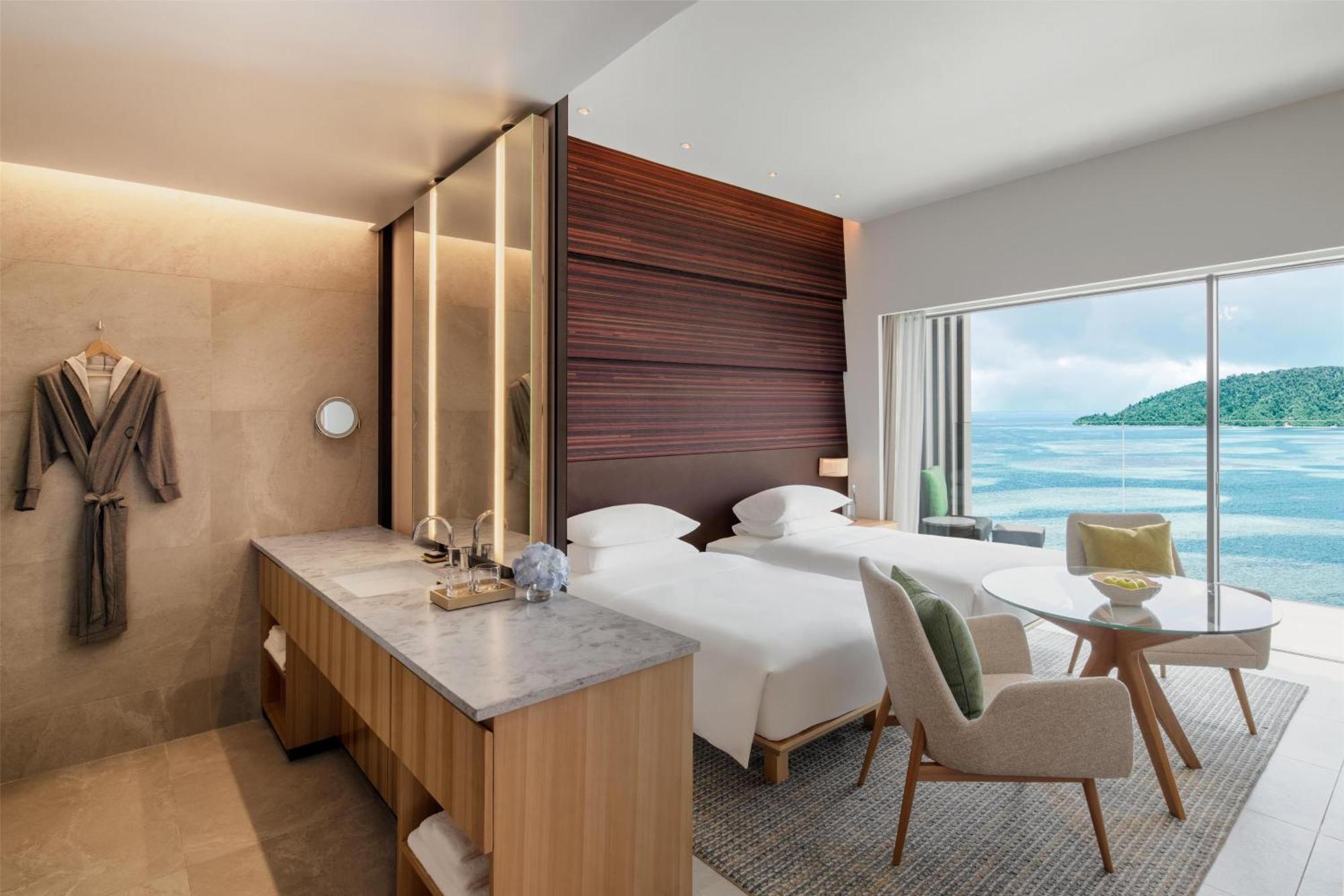 Hyatt Centric Kota Kinabalu Hotel Exterior foto
