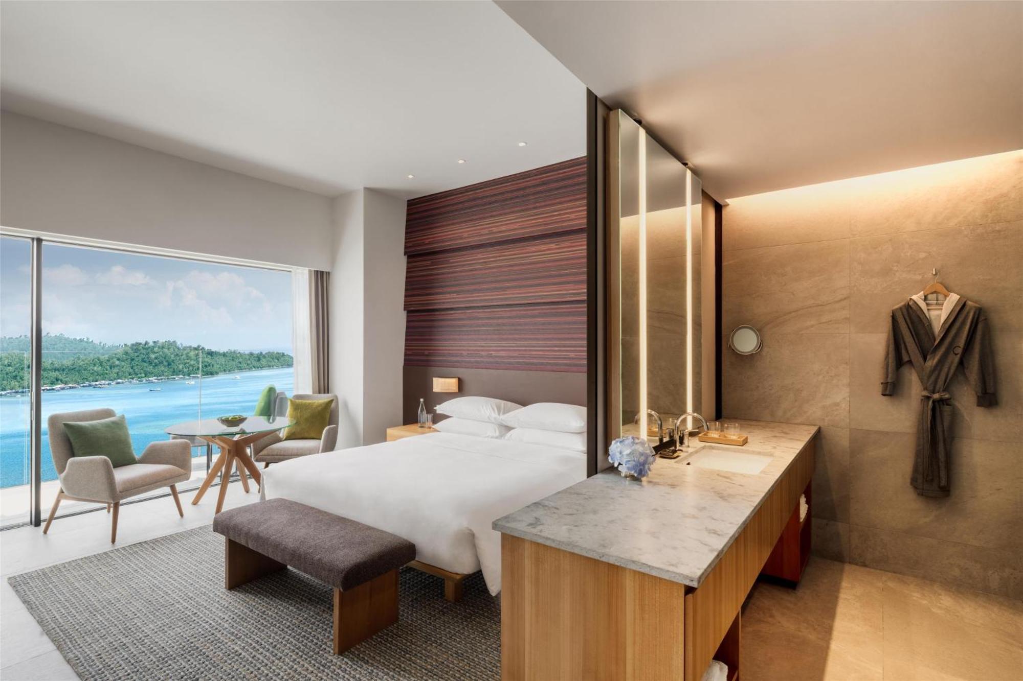 Hyatt Centric Kota Kinabalu Hotel Exterior foto
